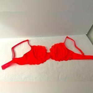 Victorias Secret Pink Bra. Size 34C. Excellent Pre Owned Condition. Underwire.